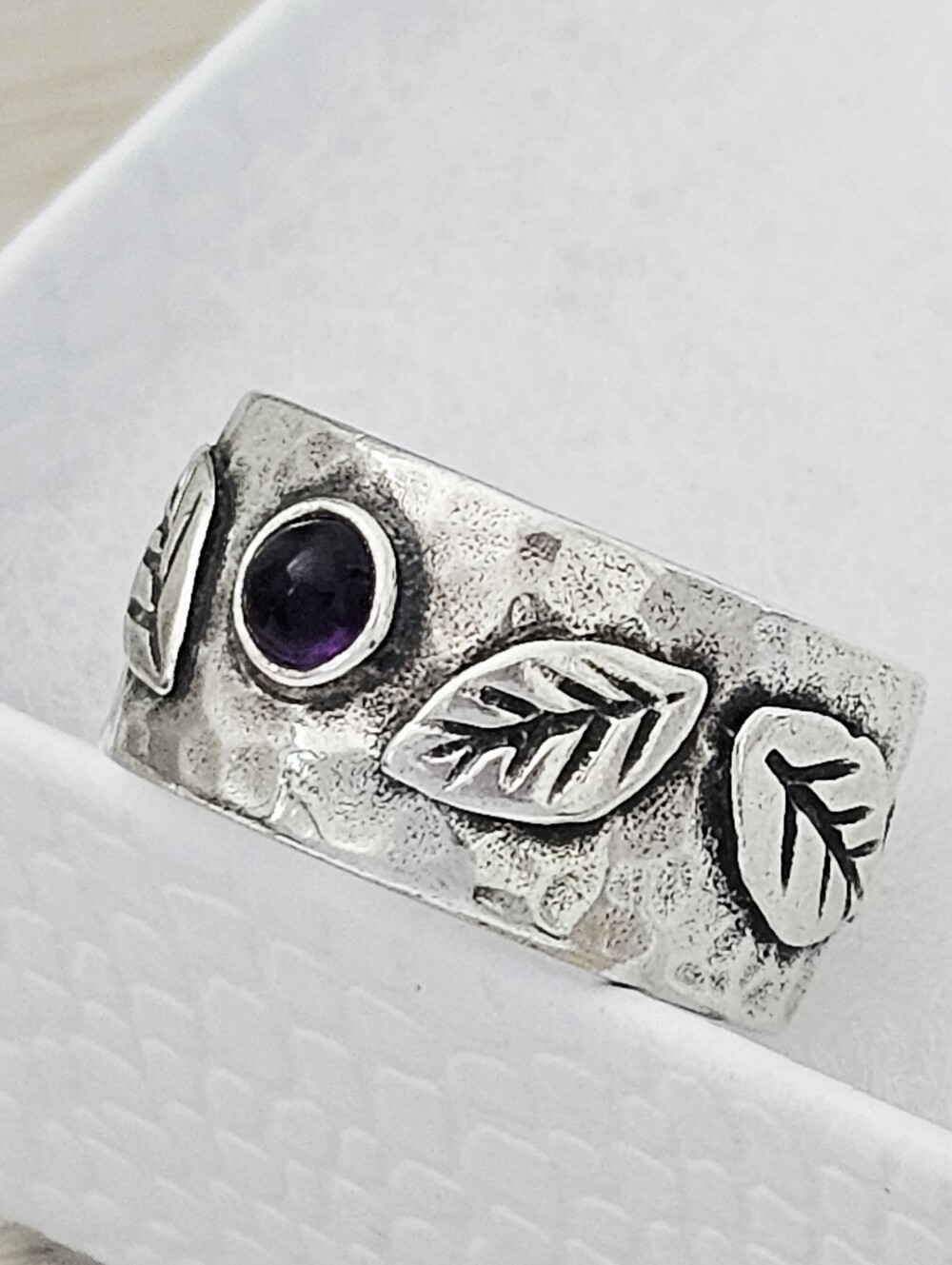 Silpada Very Rare🦄Sterling Silver Amethyst Cabochon Engraved Leaf Ring R1445